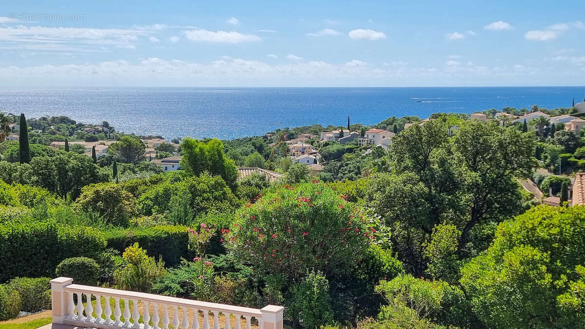 Maison à LES ISSAMBRES