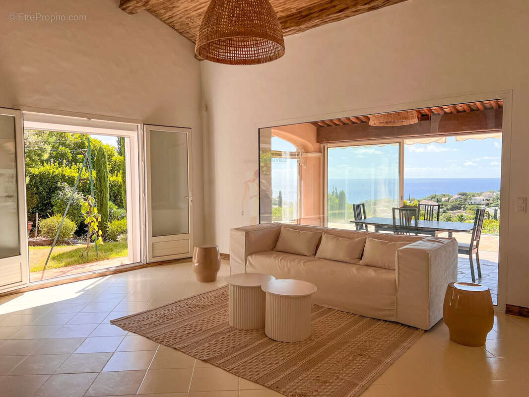 Maison à LES ISSAMBRES