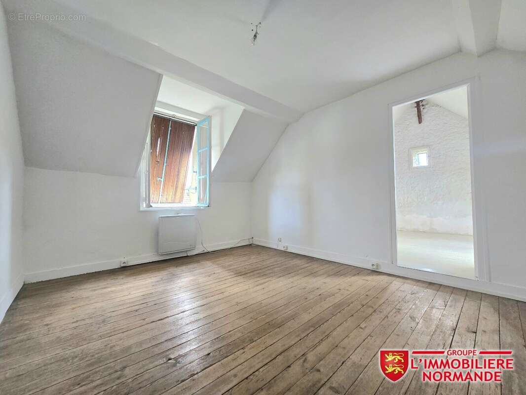 Maison à INCARVILLE