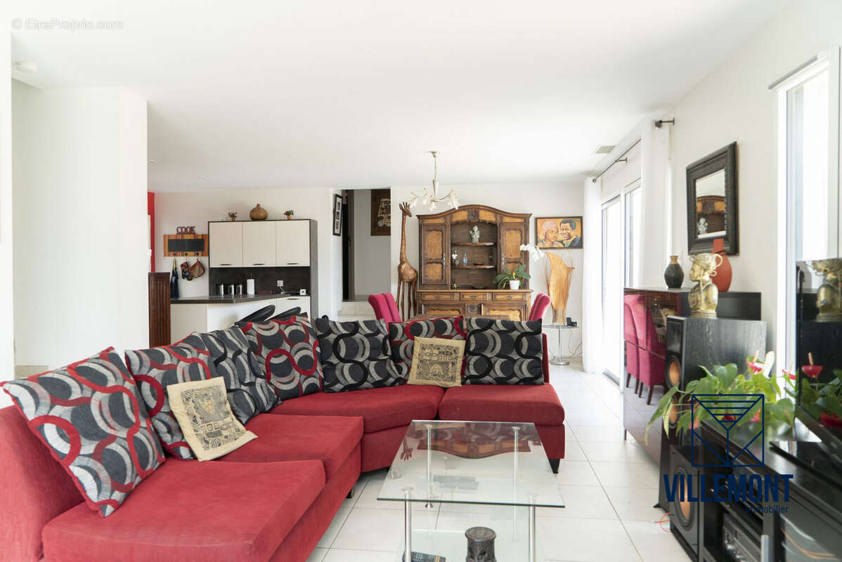 Maison à COURNONSEC