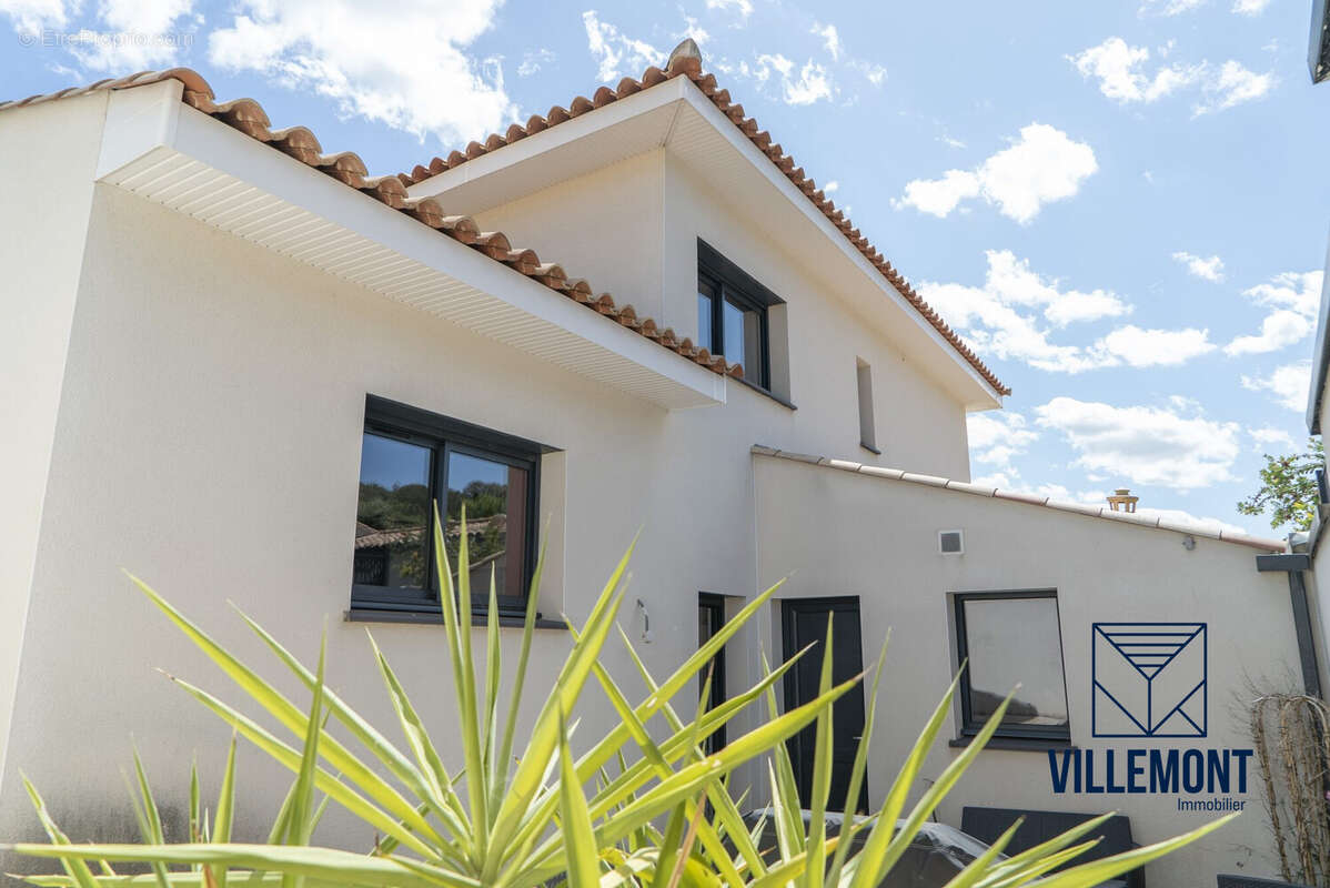 Maison à COURNONSEC