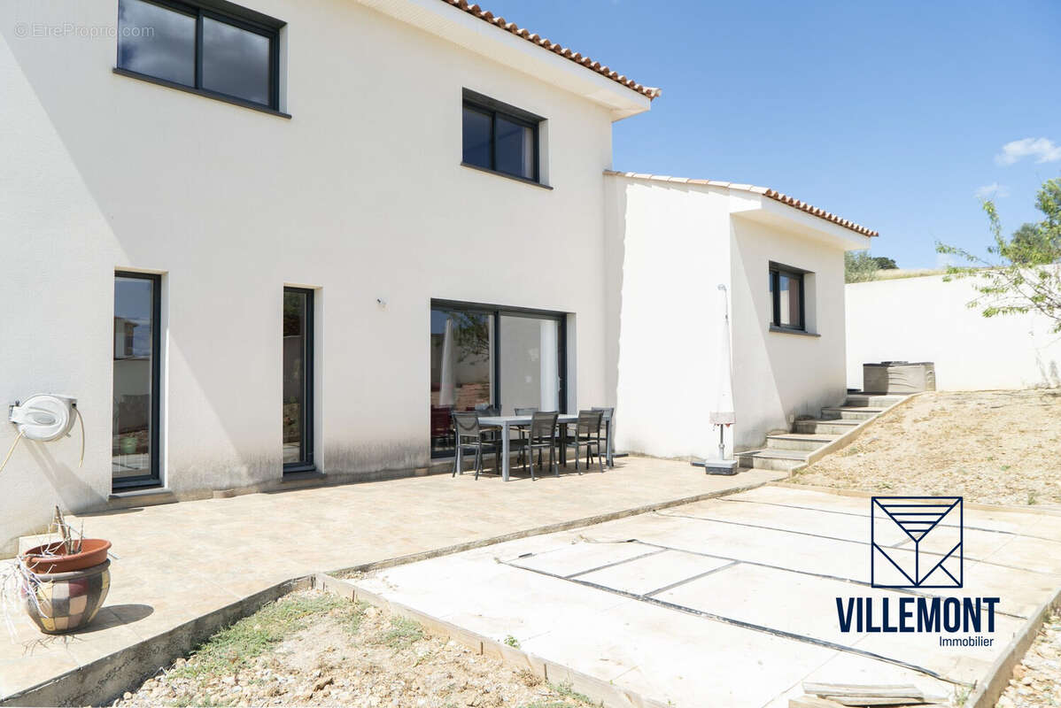 Maison à COURNONSEC