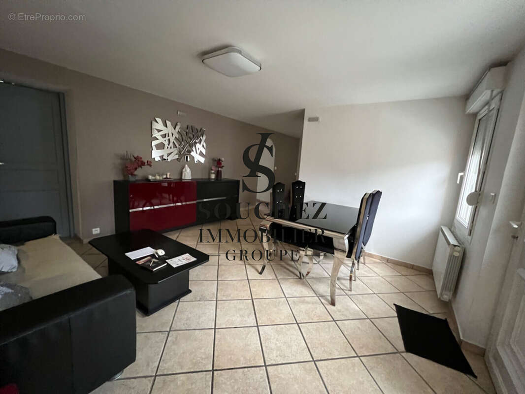 Appartement à VERMELLES