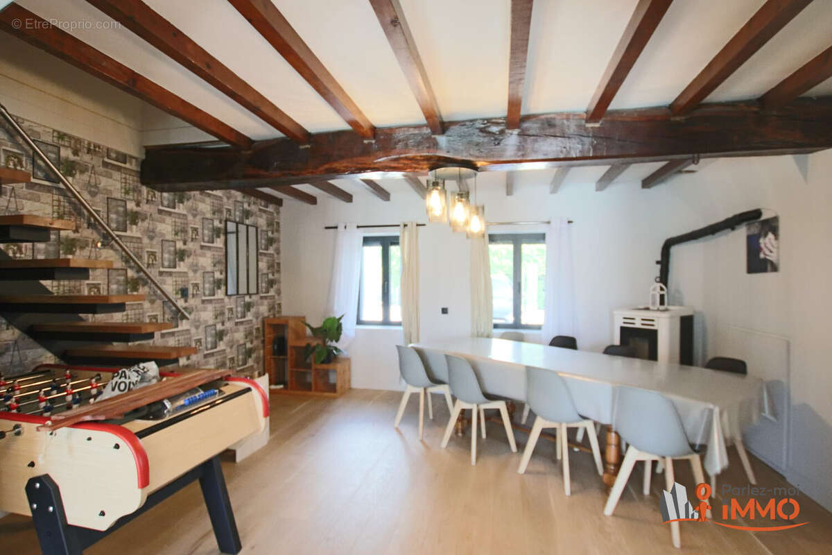 Maison à VILLIEU-LOYES-MOLLON