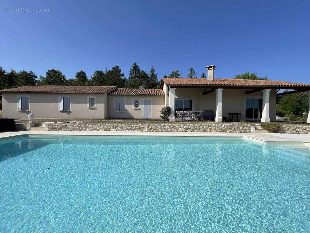 Maison à CHAMPAGNAC-DE-BELAIR