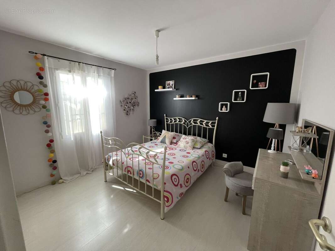 Maison à CHAMPAGNAC-DE-BELAIR