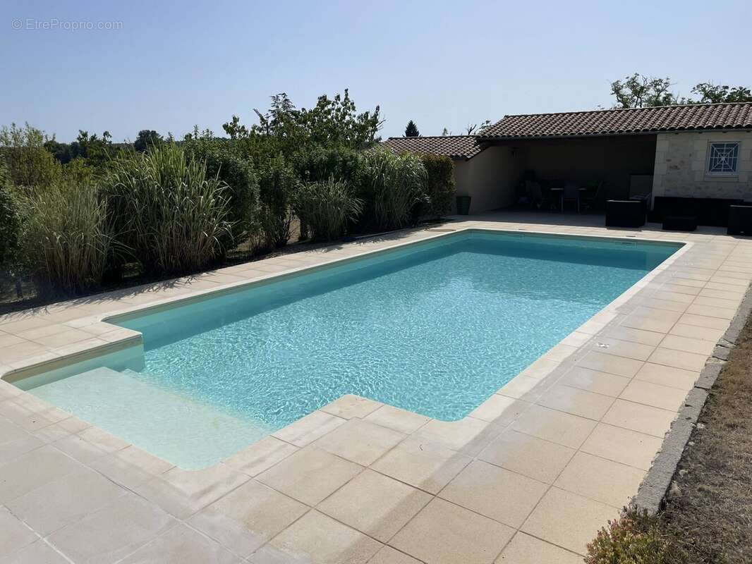 Maison à CHAMPAGNAC-DE-BELAIR