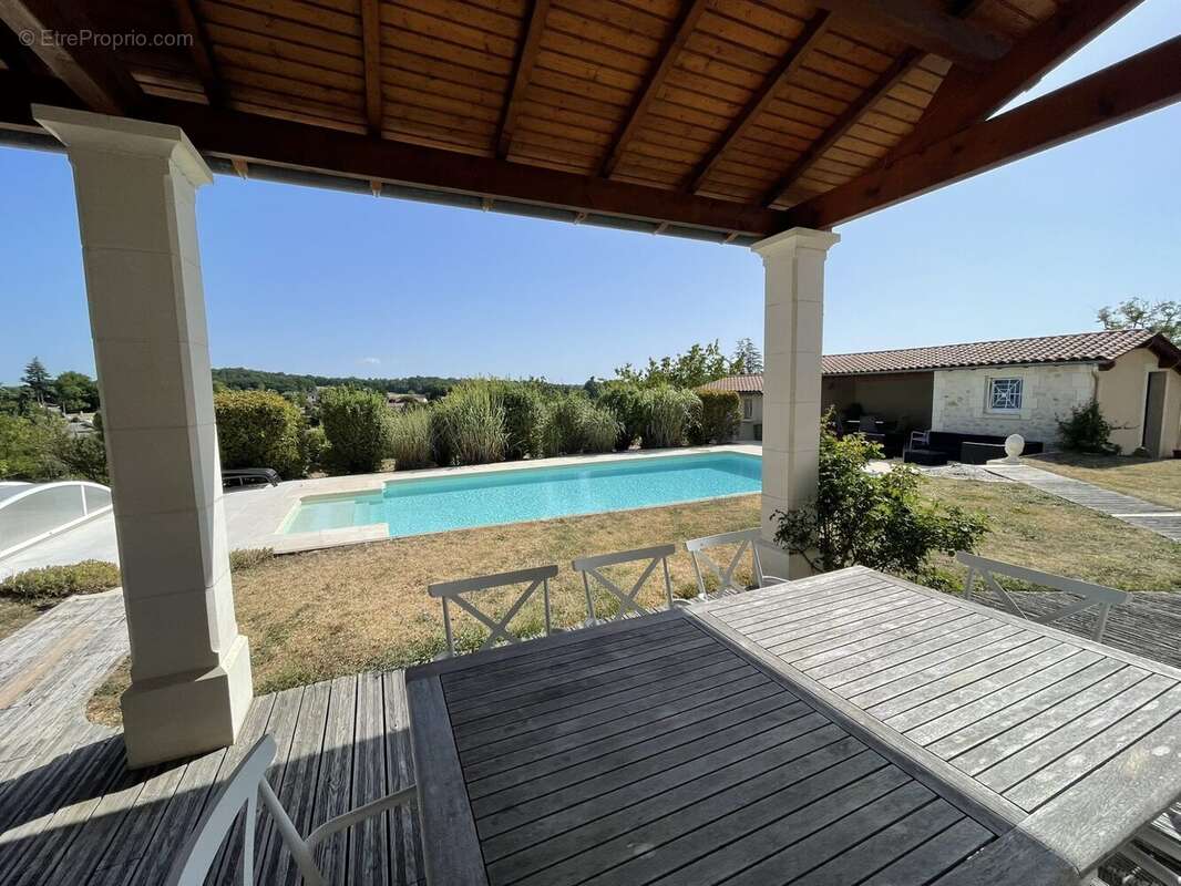 Maison à CHAMPAGNAC-DE-BELAIR