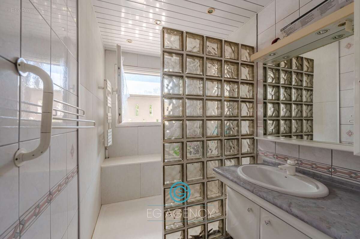 Appartement à MARSEILLE-10E