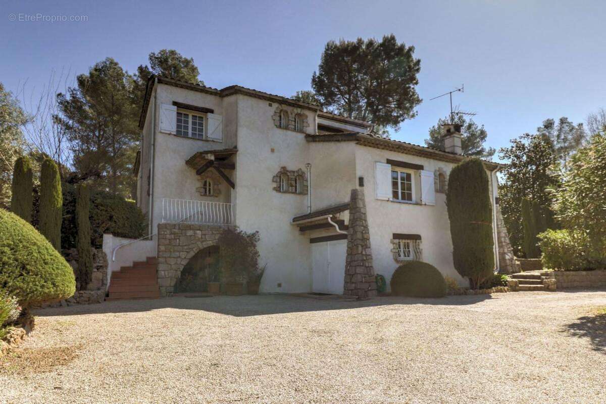 Maison à MOUANS-SARTOUX