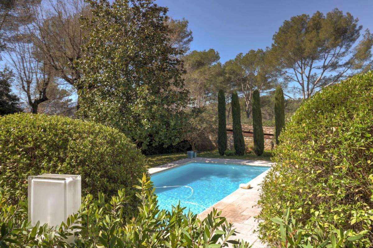 Maison à MOUANS-SARTOUX