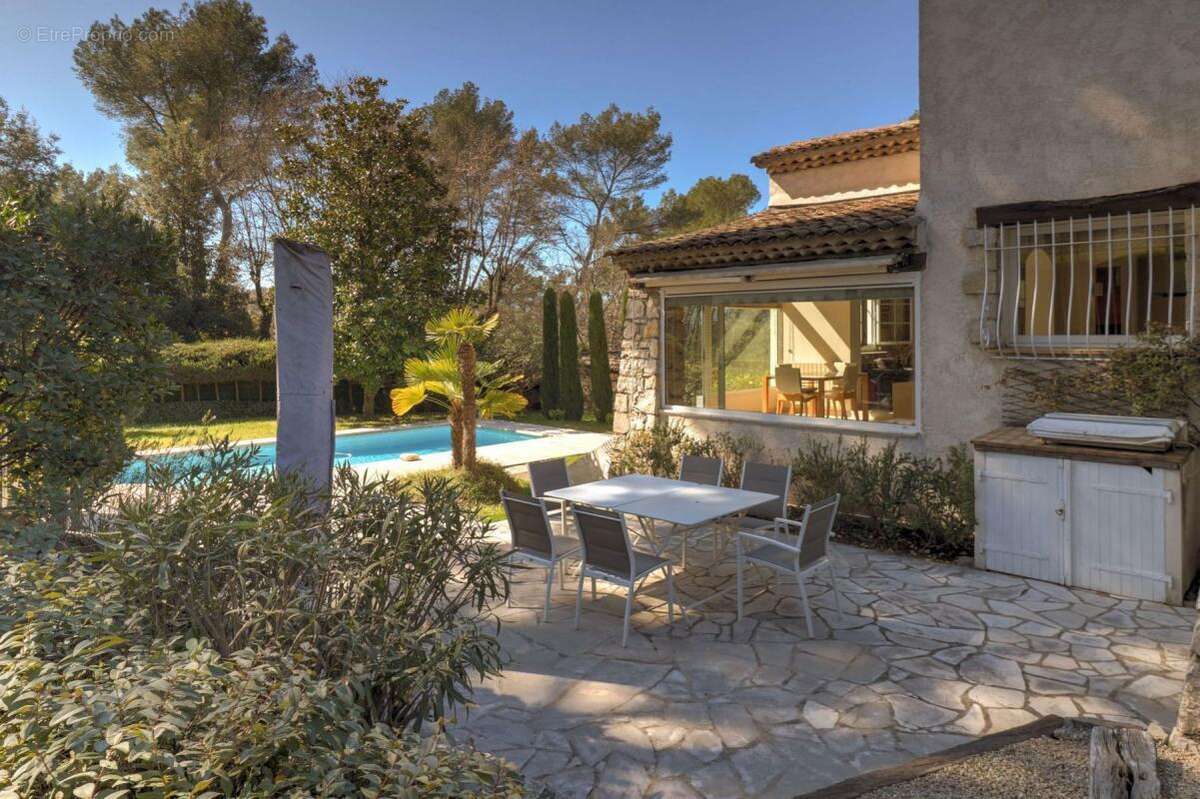 Maison à MOUANS-SARTOUX