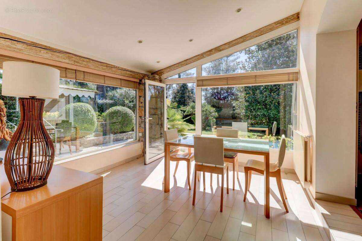 Maison à MOUANS-SARTOUX