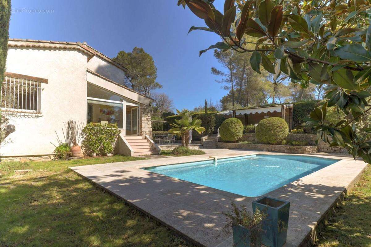 Maison à MOUANS-SARTOUX