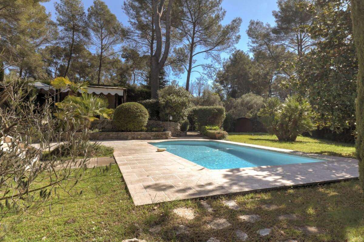 Maison à MOUANS-SARTOUX