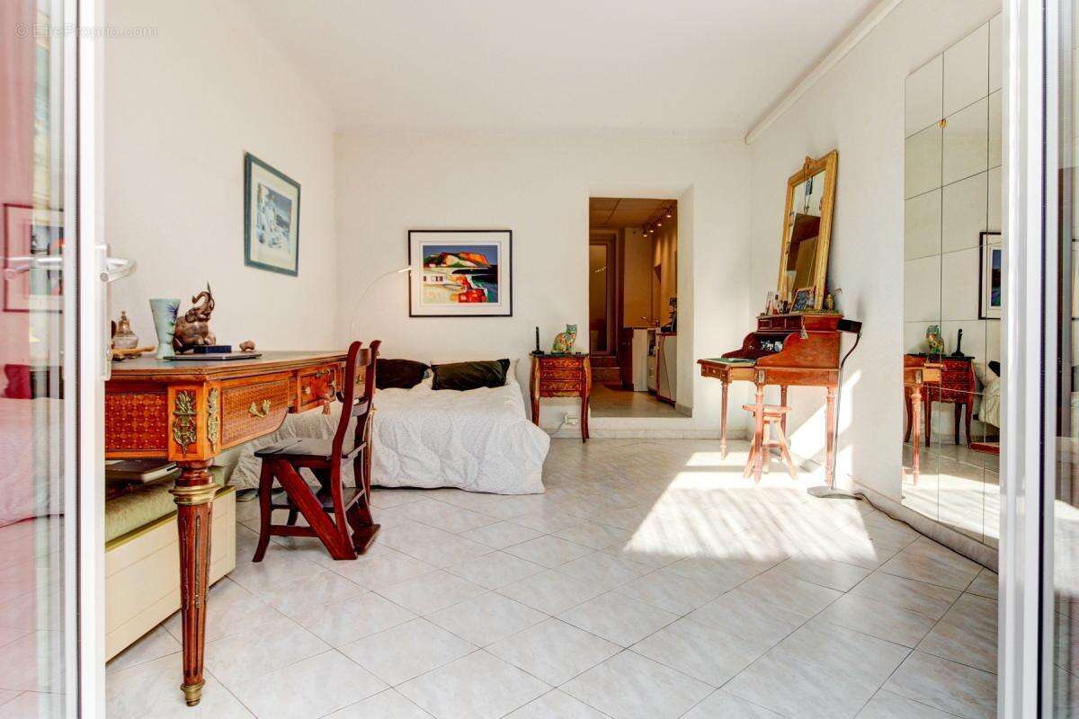 Appartement à EZE
