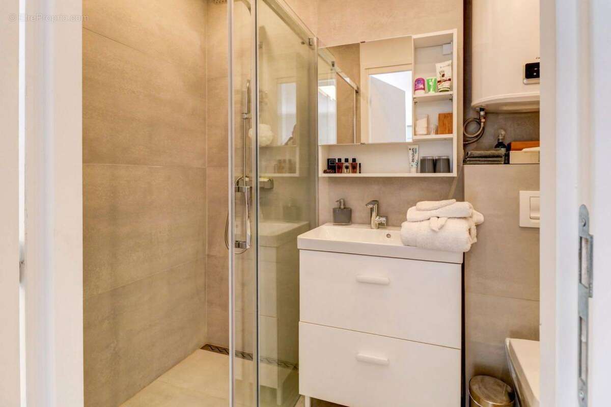 Maison à LA ROQUETTE-SUR-VAR