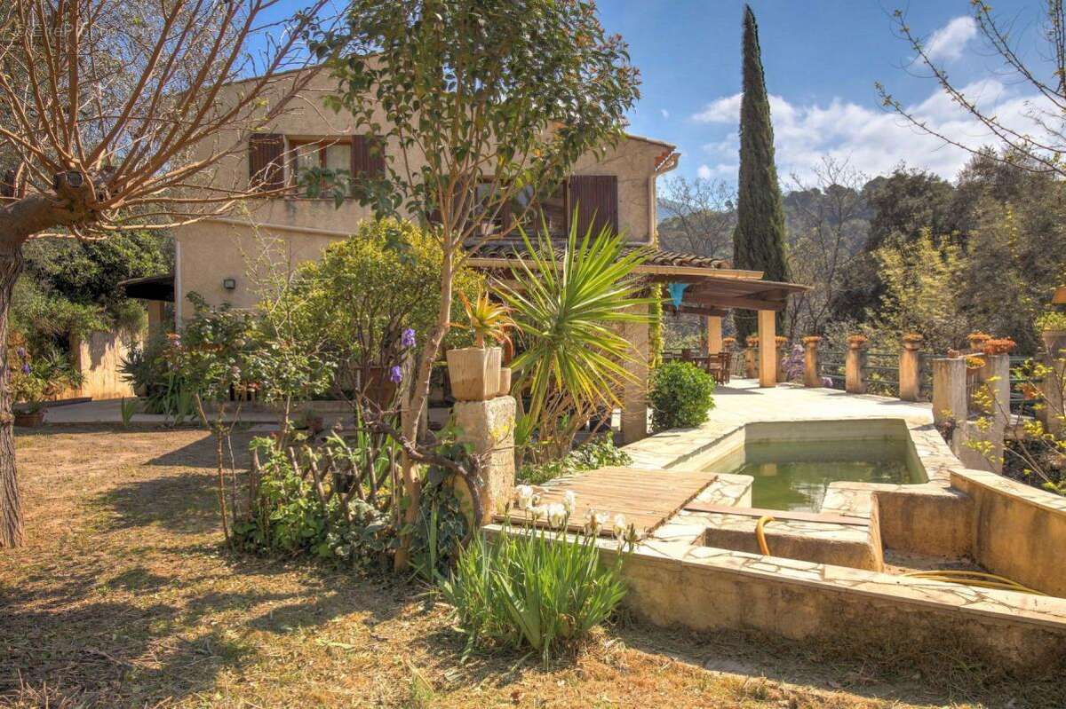 Maison à SAINT-MARTIN-DU-VAR