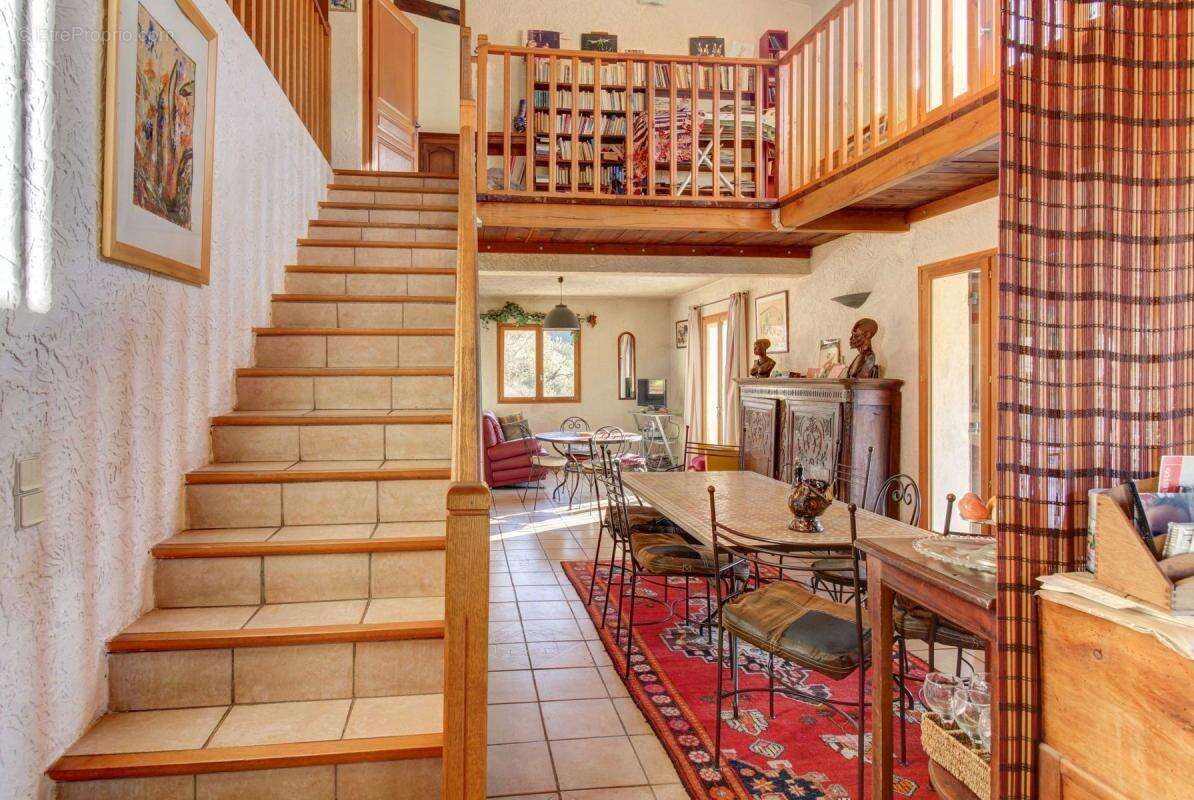 Maison à SAINT-MARTIN-DU-VAR