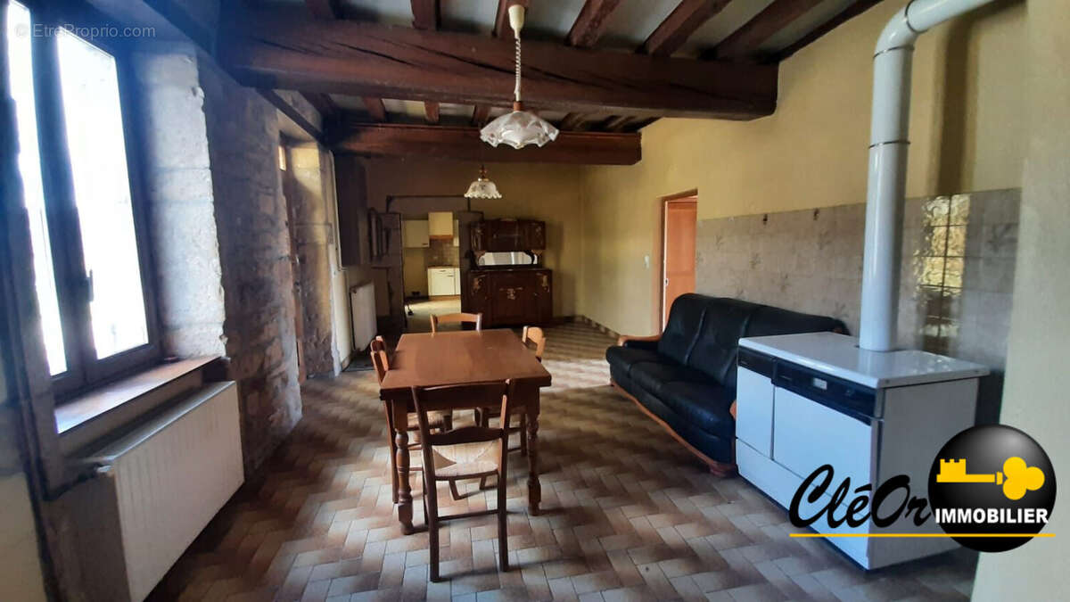 Maison à LA CHAPELLE-NAUDE