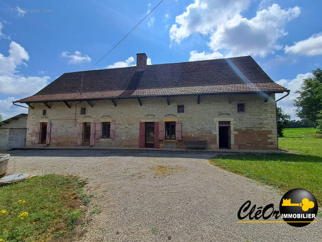 Maison à LA CHAPELLE-NAUDE