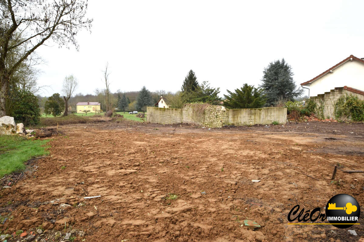 Appartement à OUROUX-SUR-SAONE