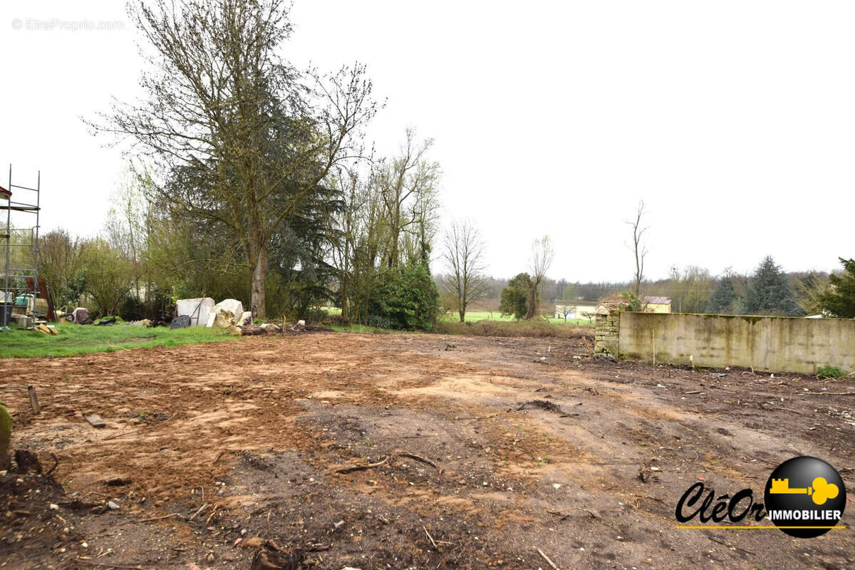 Appartement à OUROUX-SUR-SAONE