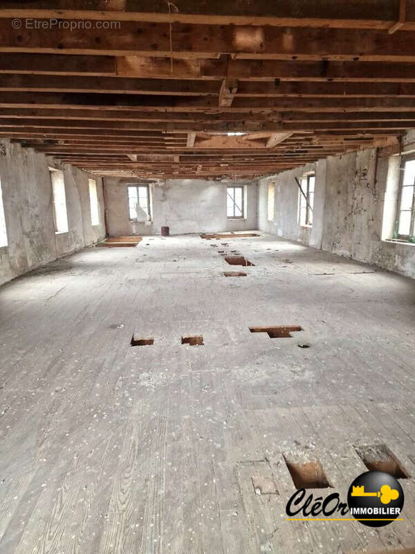 Appartement à OUROUX-SUR-SAONE