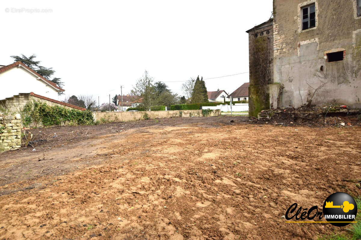 Appartement à OUROUX-SUR-SAONE