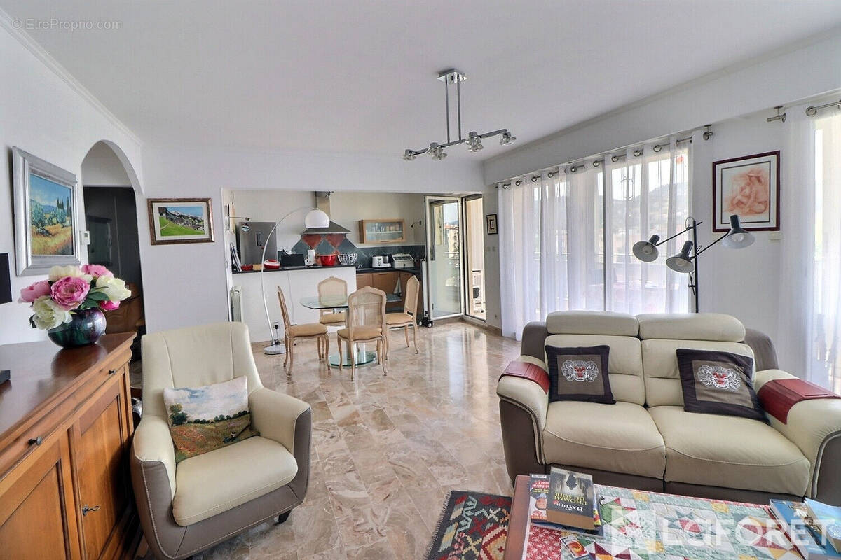 Appartement à HYERES