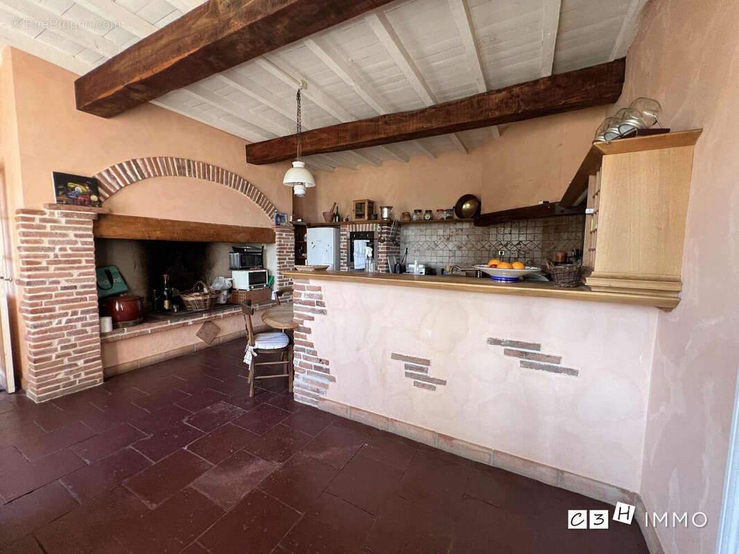 Maison à LAVERNOSE-LACASSE