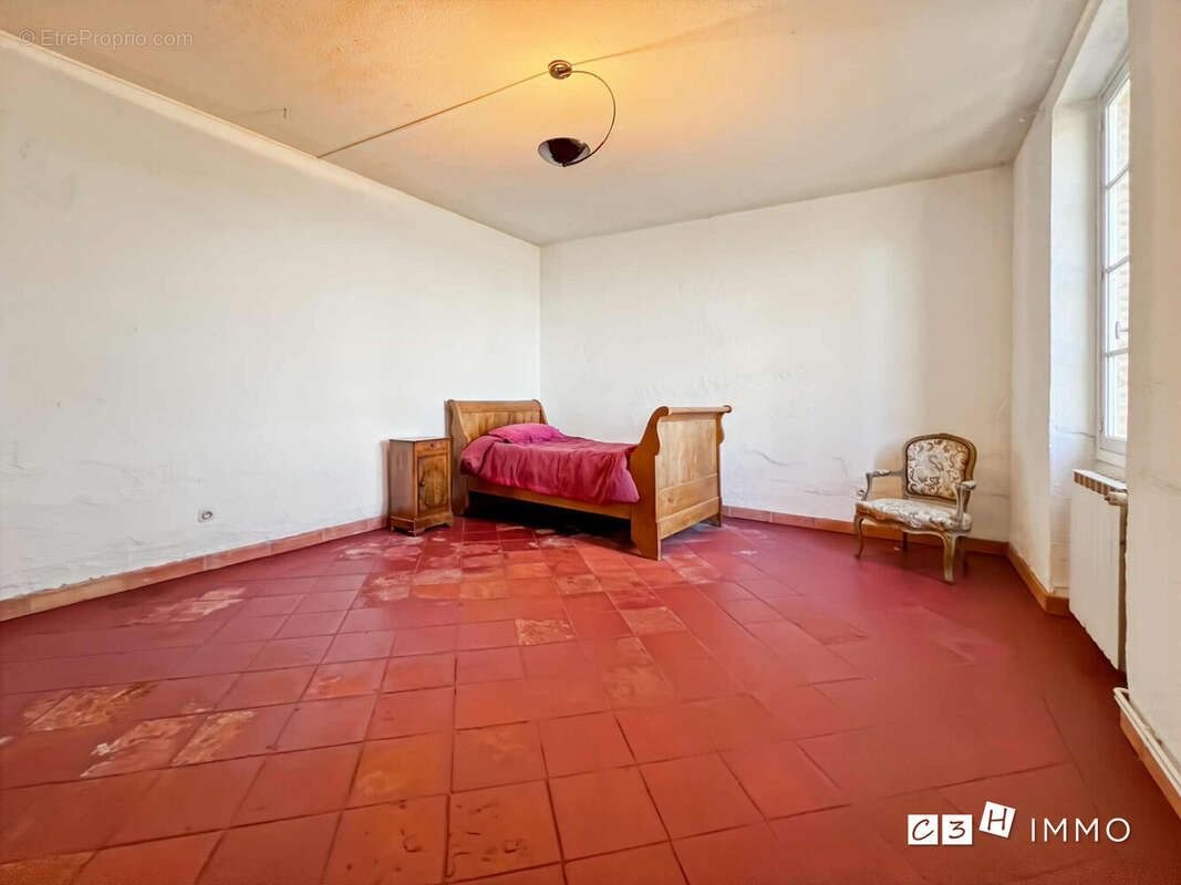 Maison à LAVERNOSE-LACASSE