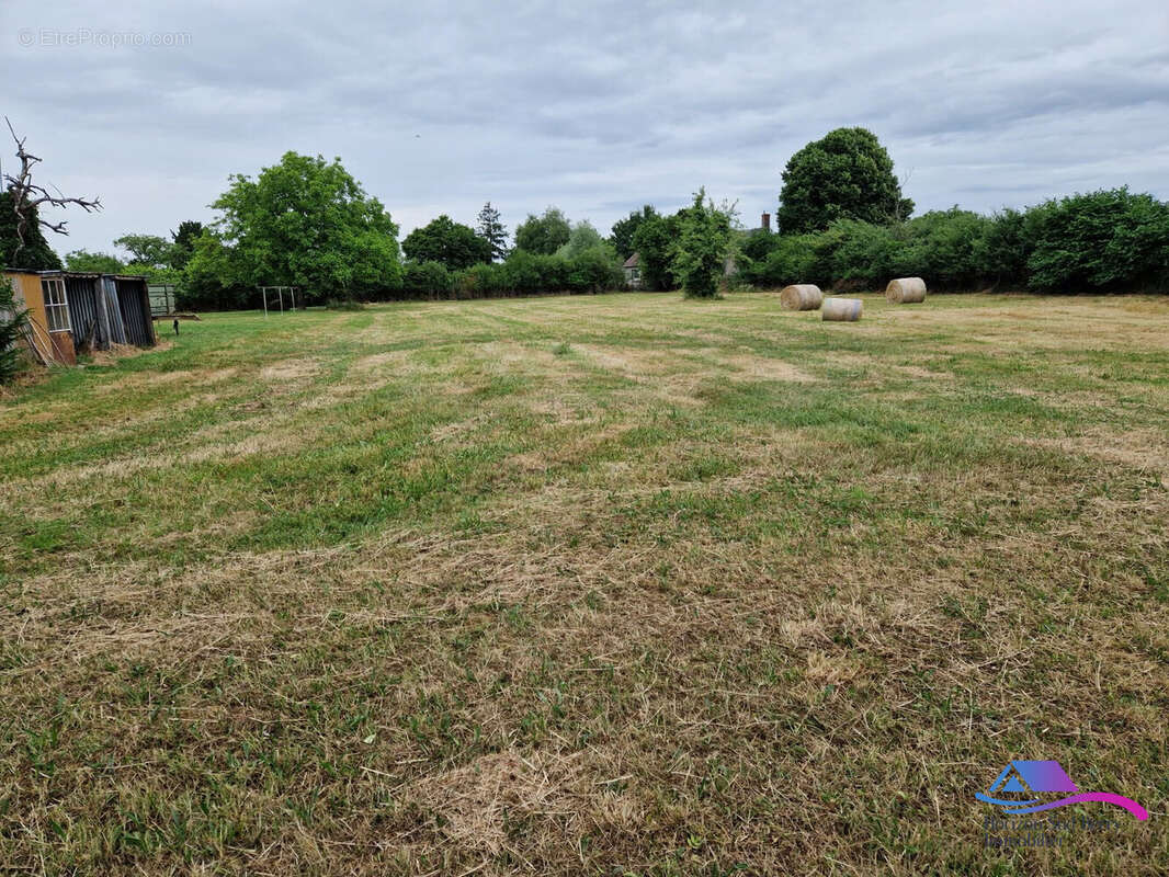 Maison à CREZANCAY-SUR-CHER