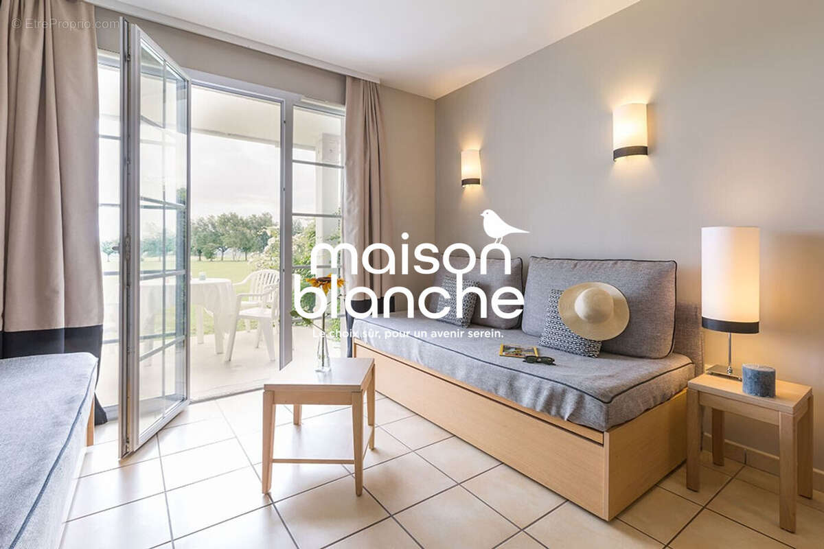 Appartement à PORT-EN-BESSIN-HUPPAIN