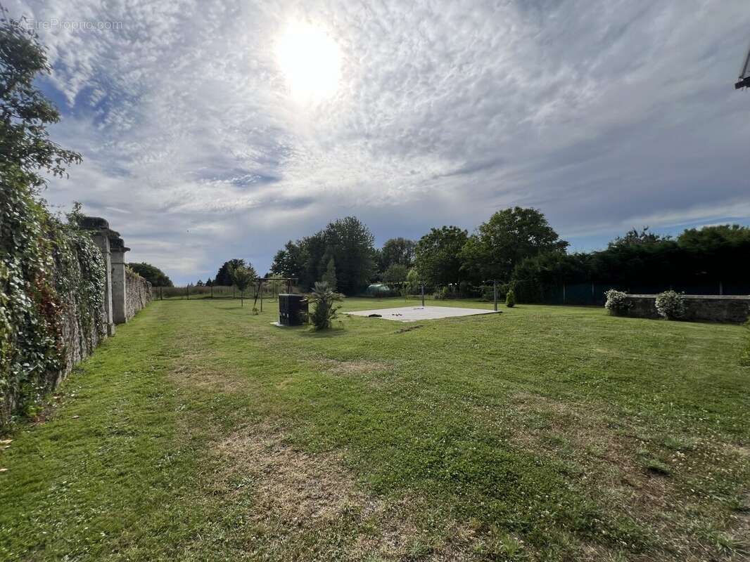 Maison à SAINT-CYR-SUR-LOIRE