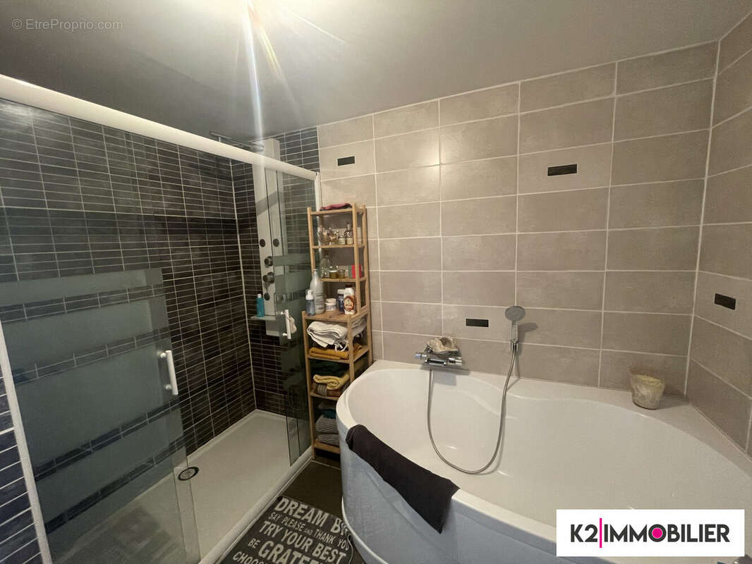 Maison à MONTELIMAR