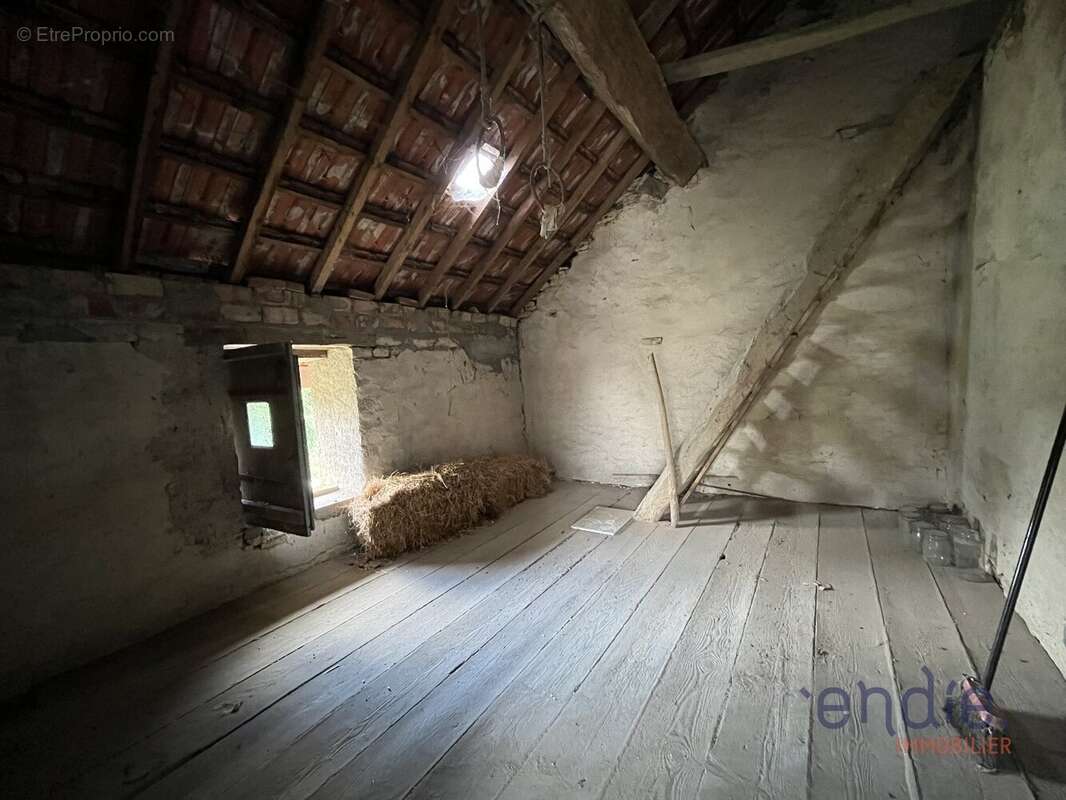 Maison à FONTAINE-FRANCAISE