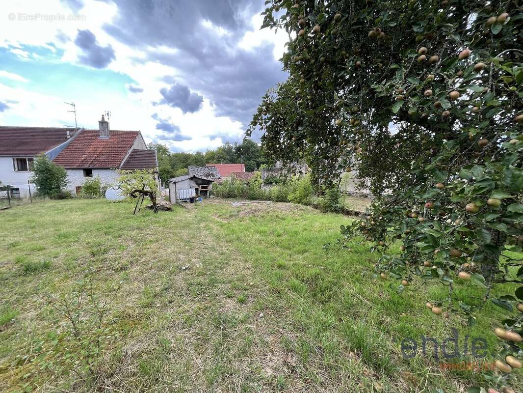 Maison à FONTAINE-FRANCAISE