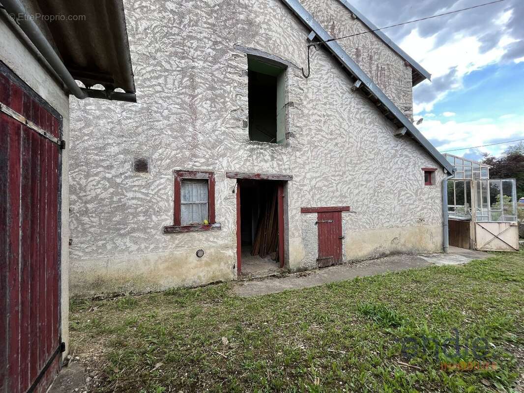 Maison à FONTAINE-FRANCAISE