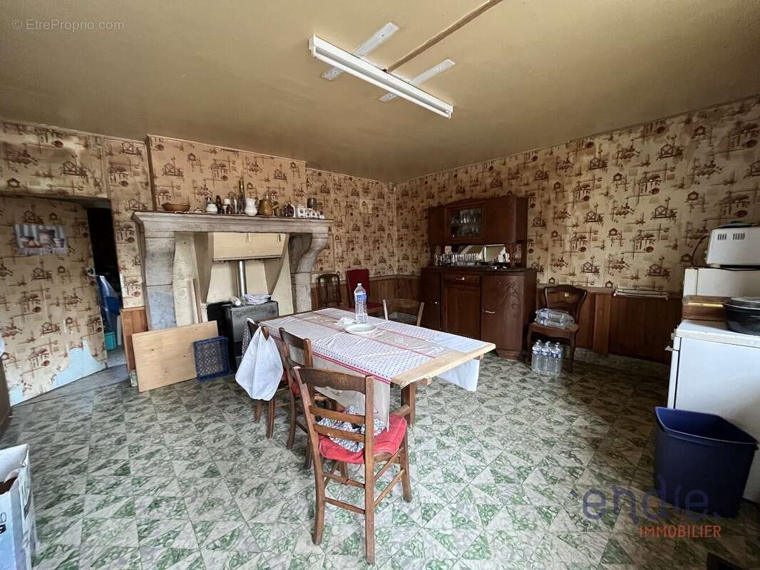 Maison à FONTAINE-FRANCAISE