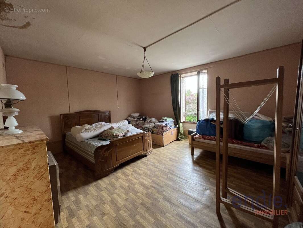 Maison à FONTAINE-FRANCAISE