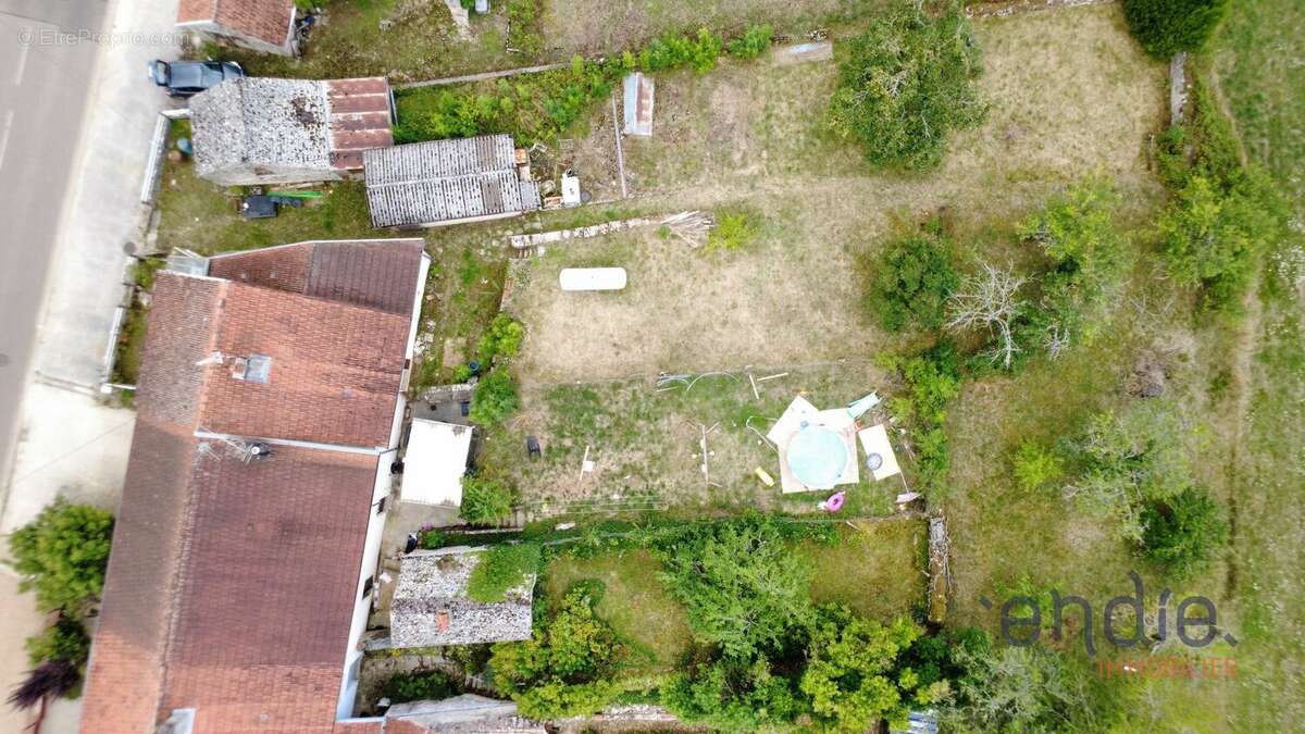 Maison à FONTAINE-FRANCAISE