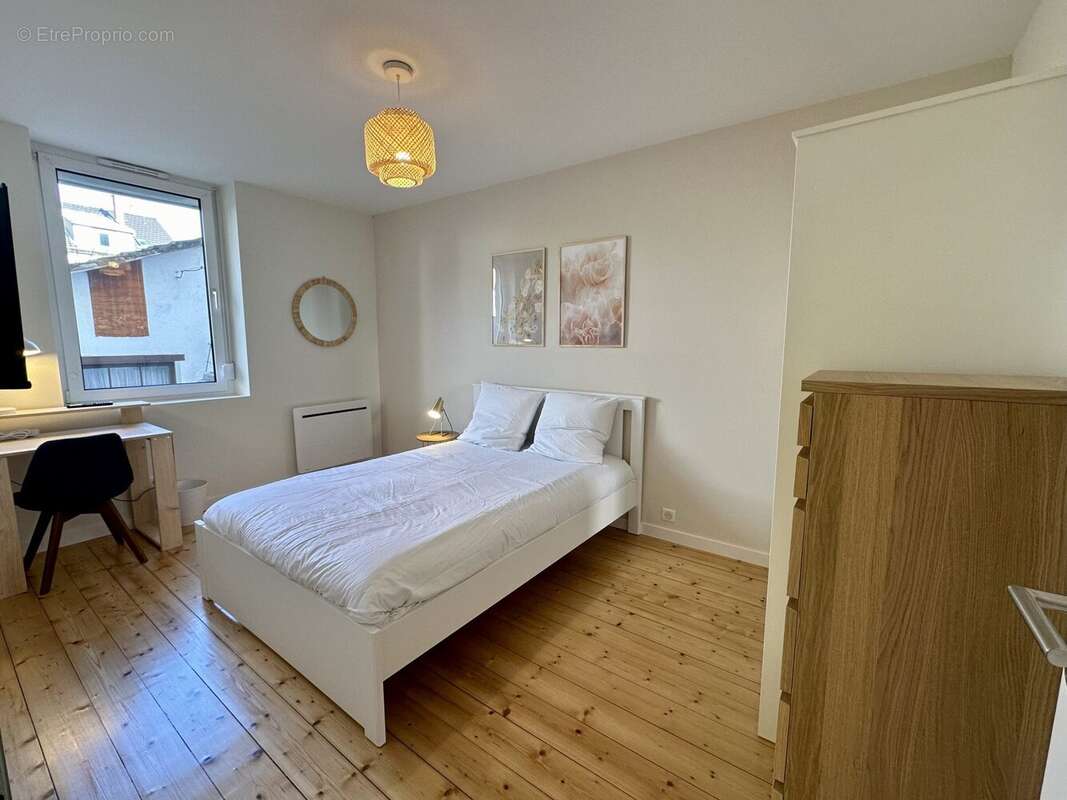 Chambre 2 - Appartement à SCHILTIGHEIM