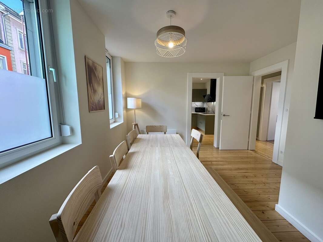 Pièce de vie - Appartement à SCHILTIGHEIM