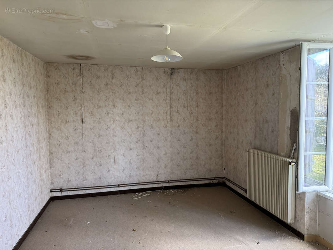 Maison à BARBEZIEUX-SAINT-HILAIRE