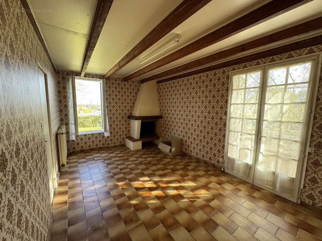 Maison à BARBEZIEUX-SAINT-HILAIRE