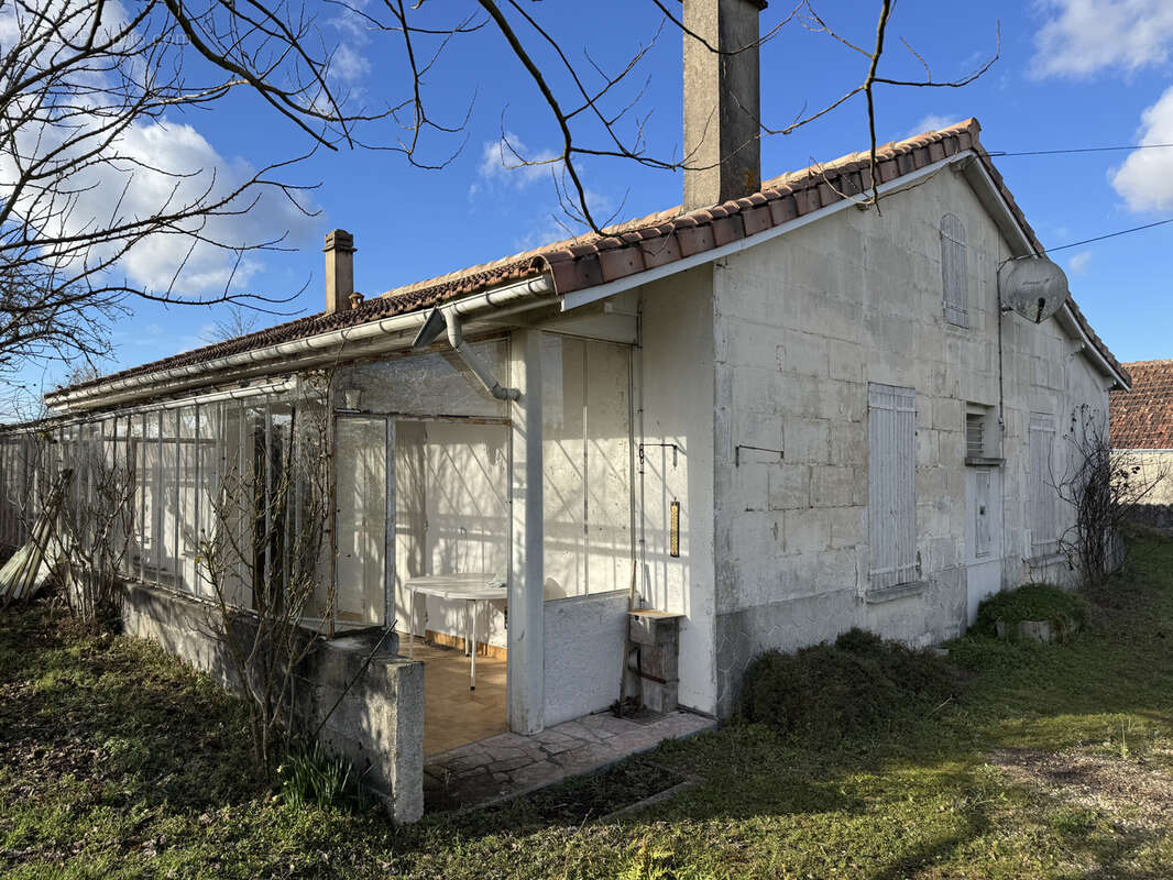 Maison à BARBEZIEUX-SAINT-HILAIRE