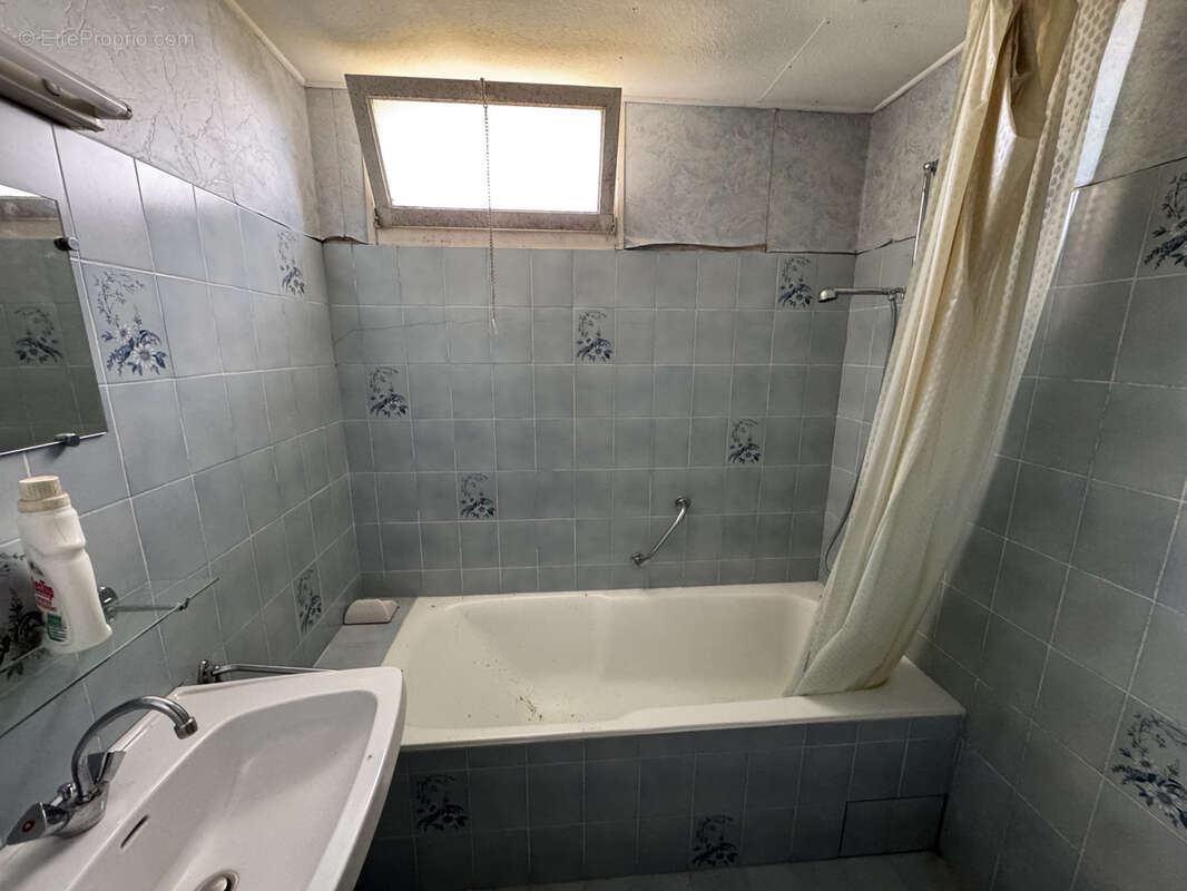 Maison à BARBEZIEUX-SAINT-HILAIRE