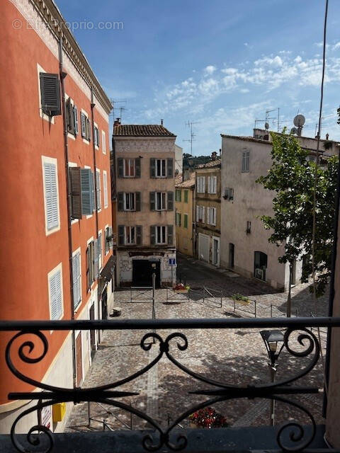 Appartement à VALLAURIS