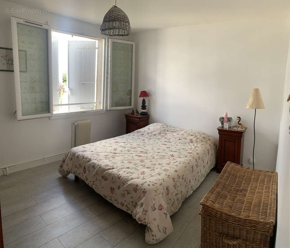 Maison à SAINT-JEAN-D'ANGELY